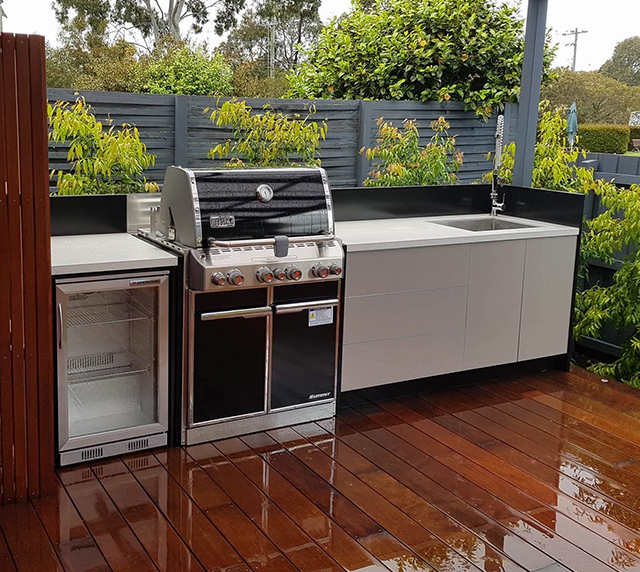 Built In BBQs - Charcoal and Pellet Grills - BBQs Plus